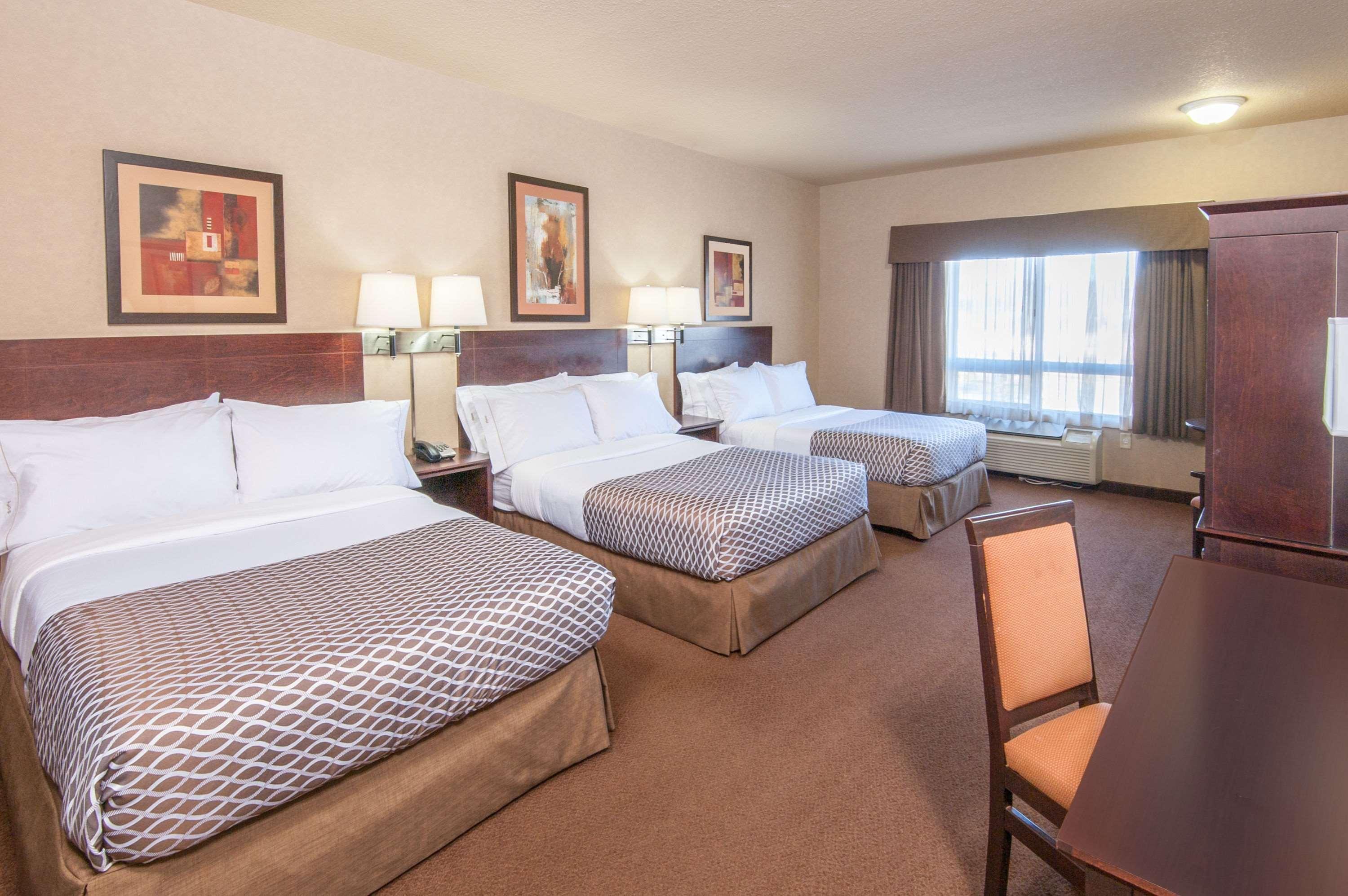 Ramada By Wyndham Drumheller Hotel & Suites Exterior foto