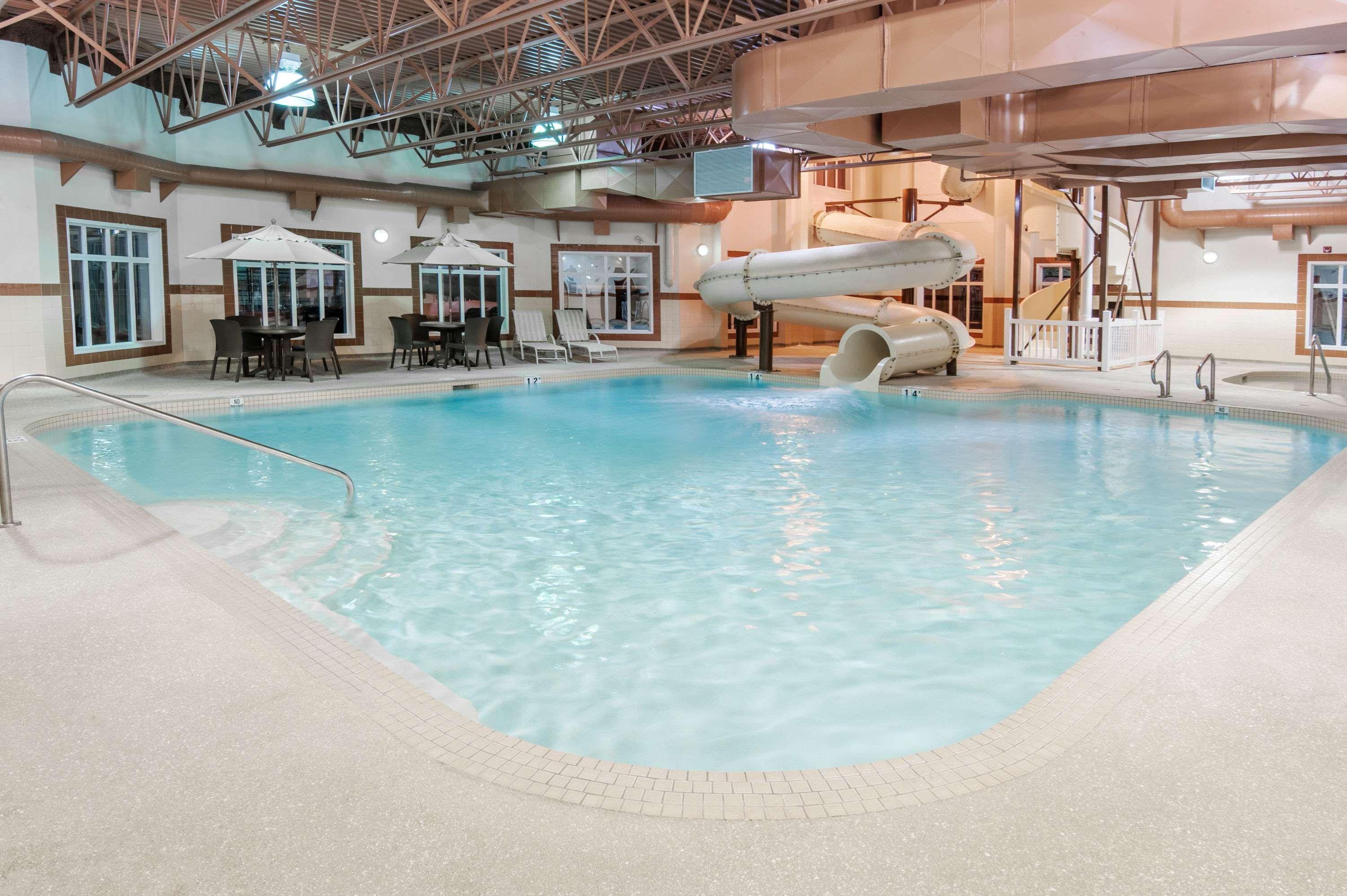 Ramada By Wyndham Drumheller Hotel & Suites Exterior foto