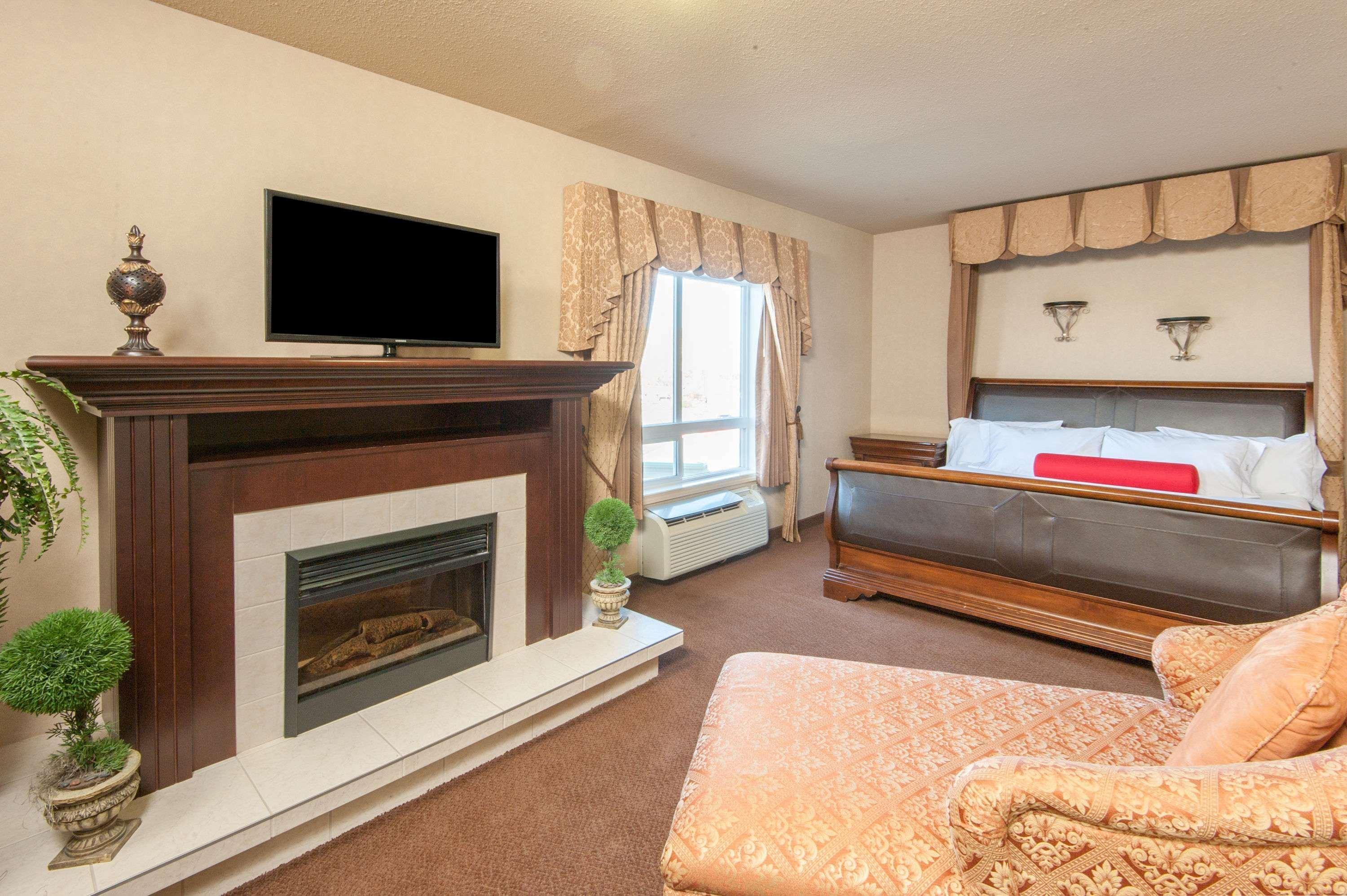 Ramada By Wyndham Drumheller Hotel & Suites Exterior foto